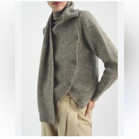 Mango Gray Button-Up Sweater. Size S - Picture 1 of 14